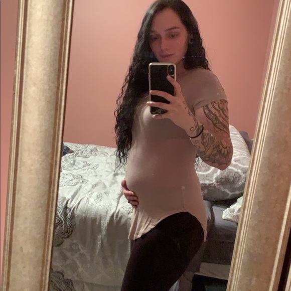 Meet your Posher, Alexis - Picture 4 of 7